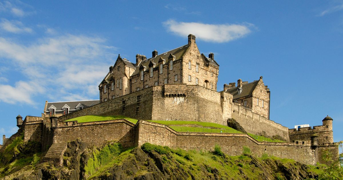 Edinburgh-Castle-Pic-DRJPG