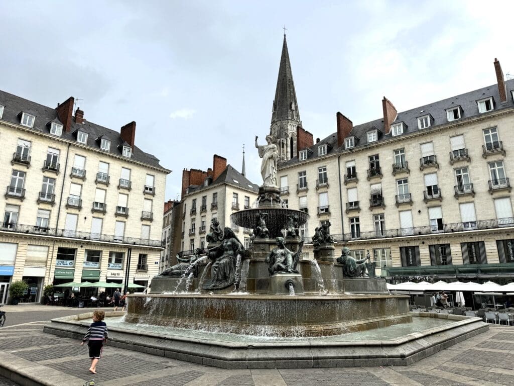 nantes travel guide