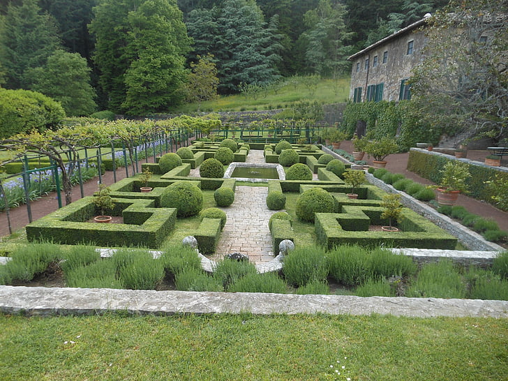 badia-coltibuono-gardens-siena-italy-preview