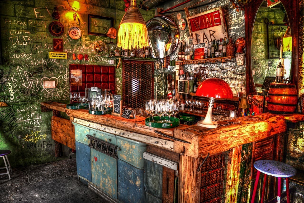 bar-2733079_1280