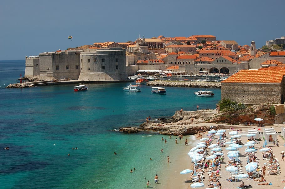 beach-buildings-holiday-vacation