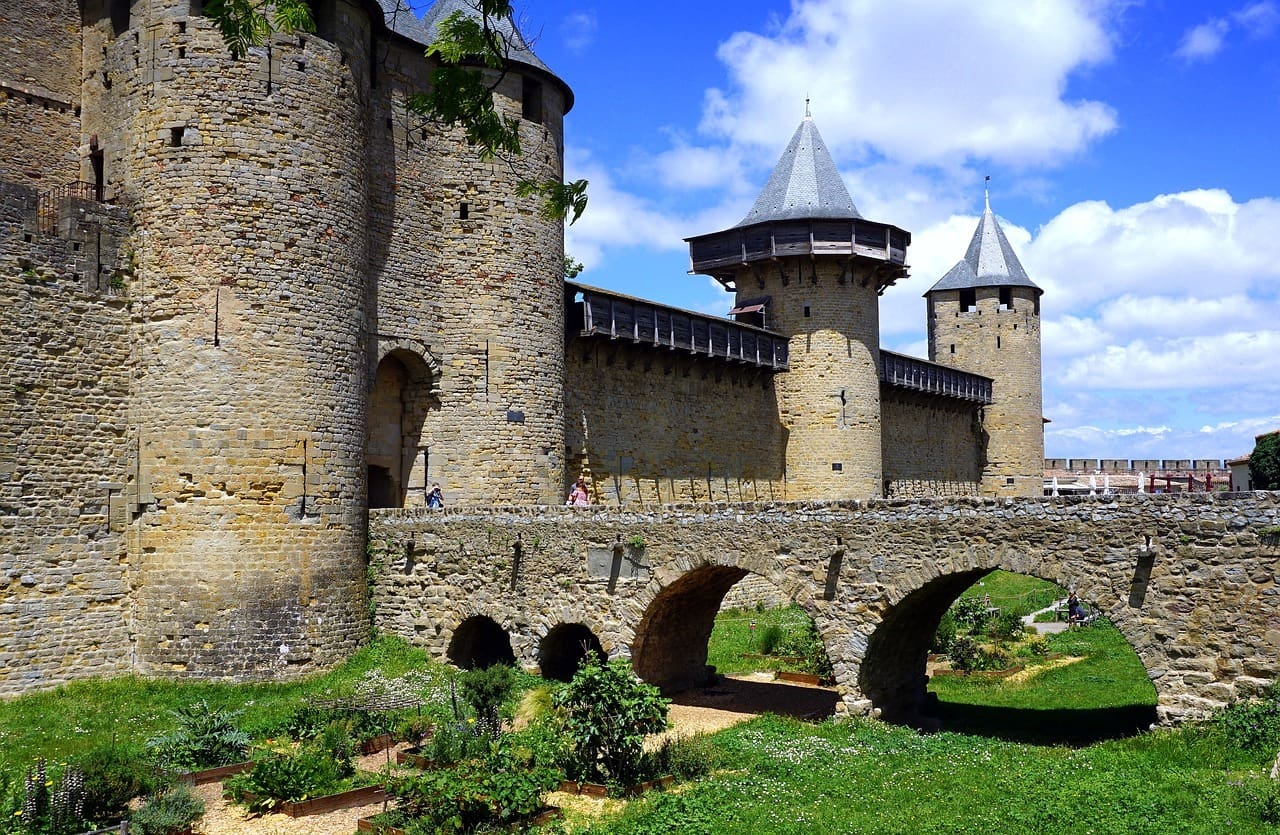 castle-2488567_1280