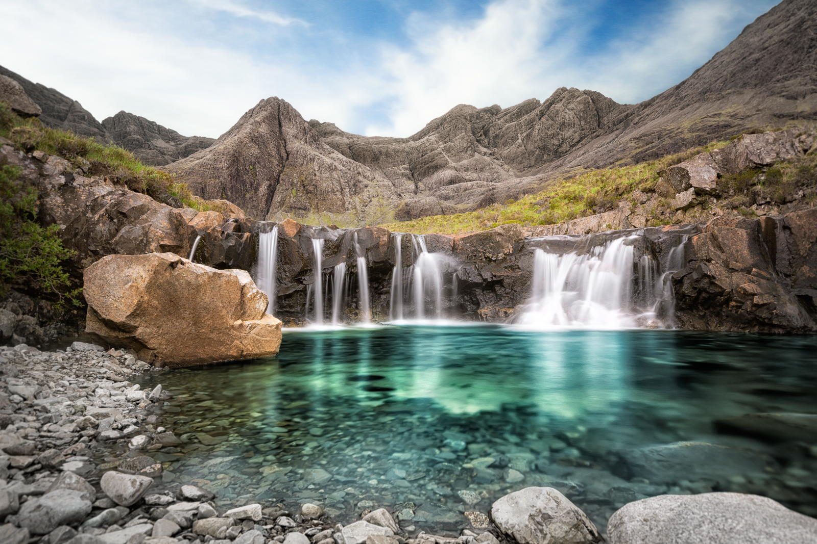 fairy-pools-isle-of-skye-scotland-extreme-thing-for-outdoor-holiday-adventure-9