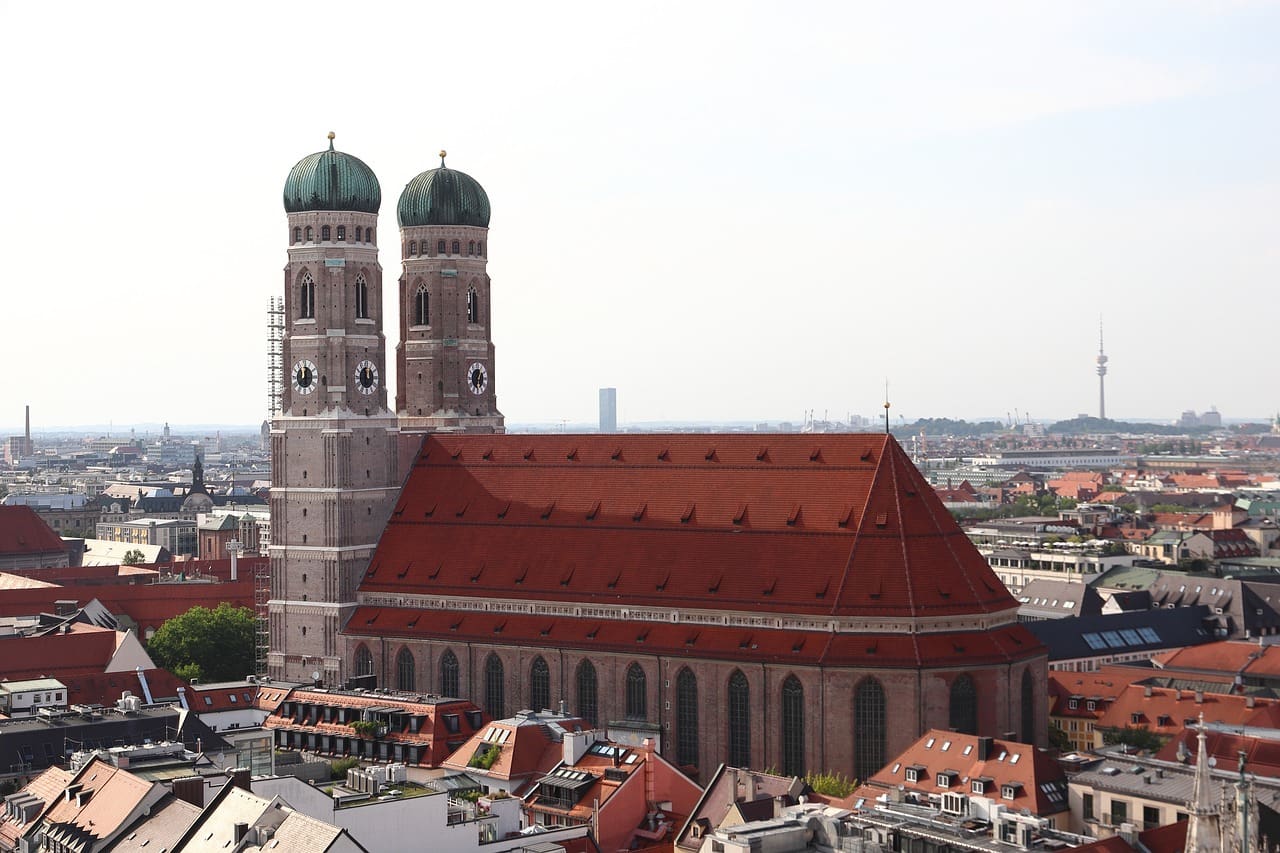 frauenkirche-3644386_1280
