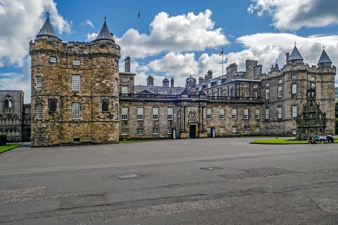 holyroodhouse-1591006_1280