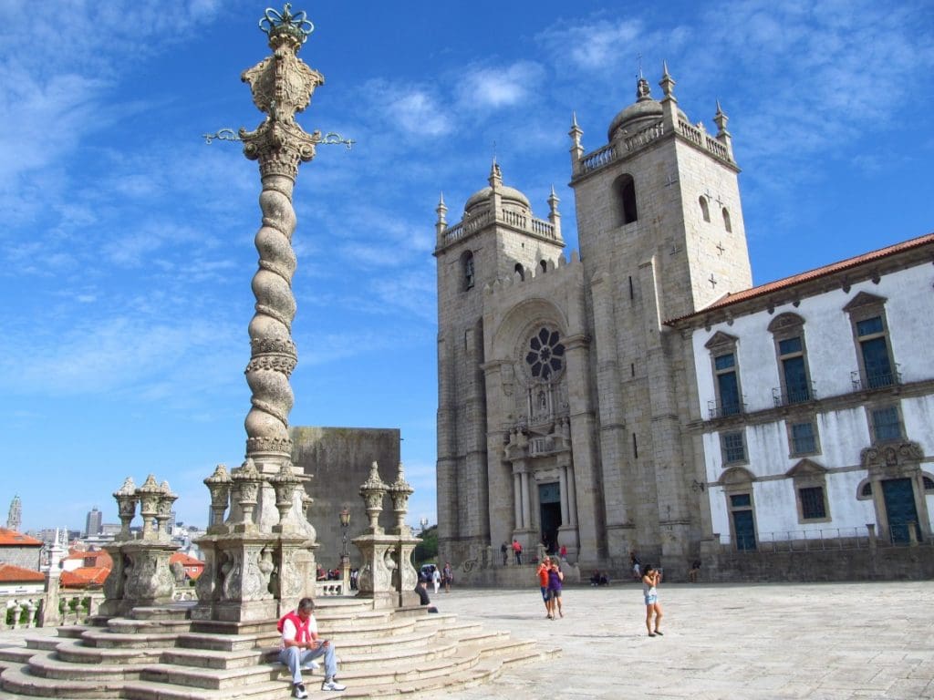 porto_portugal_city_church_travel-760268