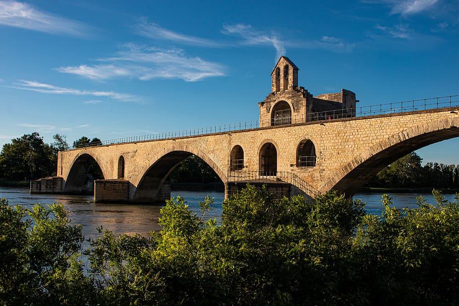 provence-pont-saint-benezet-avignon-south-of-france-summer-evening