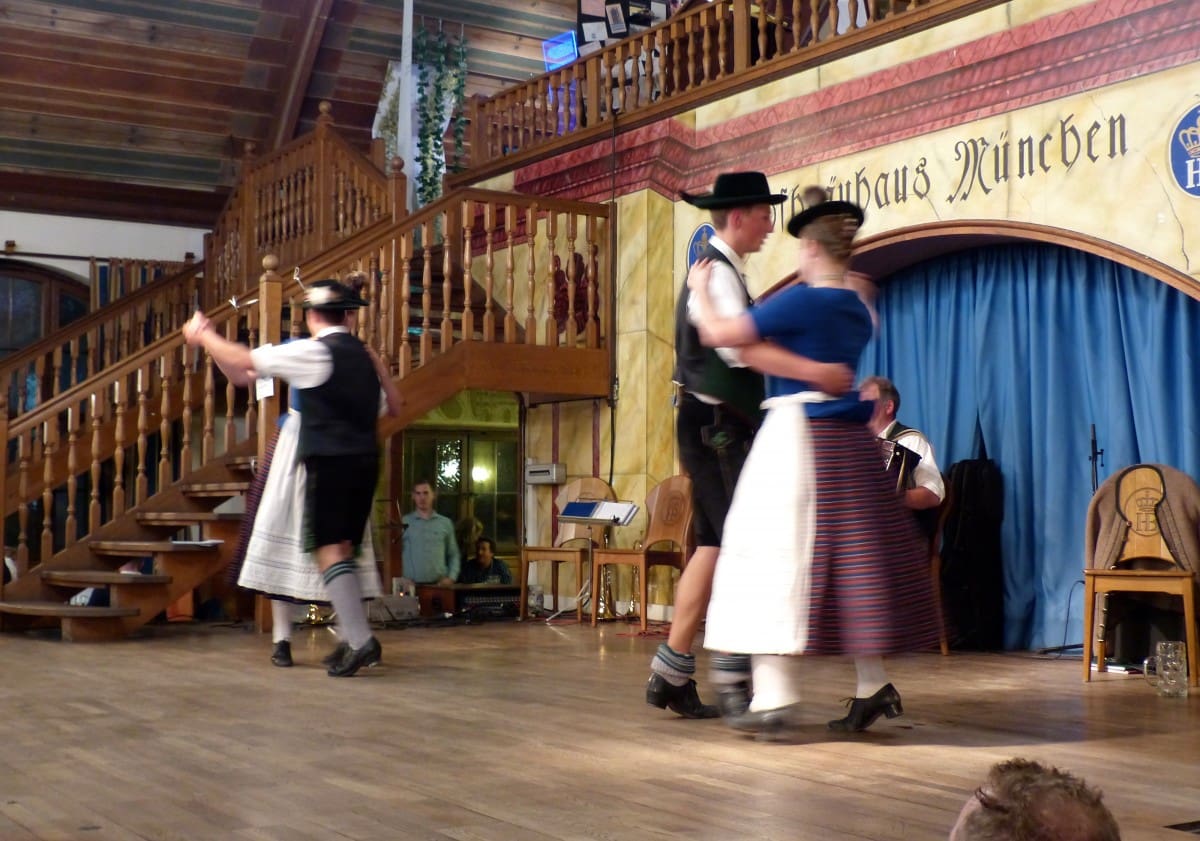 travel_beer_musicians_germany_munich_bavaria_hall_europe-443040