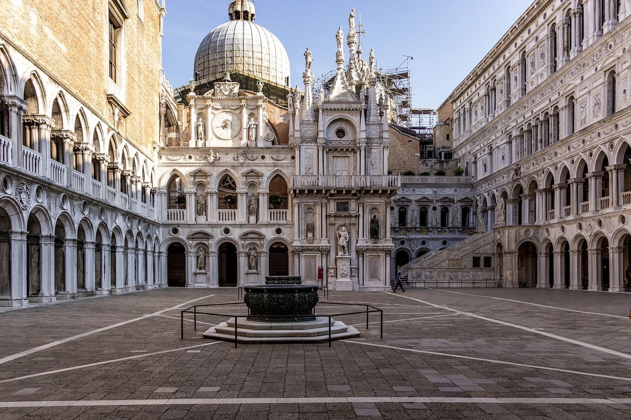 venice-3605819_1280